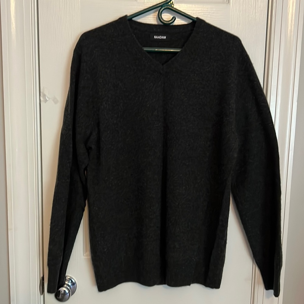 Naadam men’s v neck cashmere large charcoal sweater